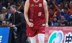  北京首钢训练开放日，冲刺阶段官宣签约引欢呼，荷甲在即，年轻球员得到机会-九游会官网app